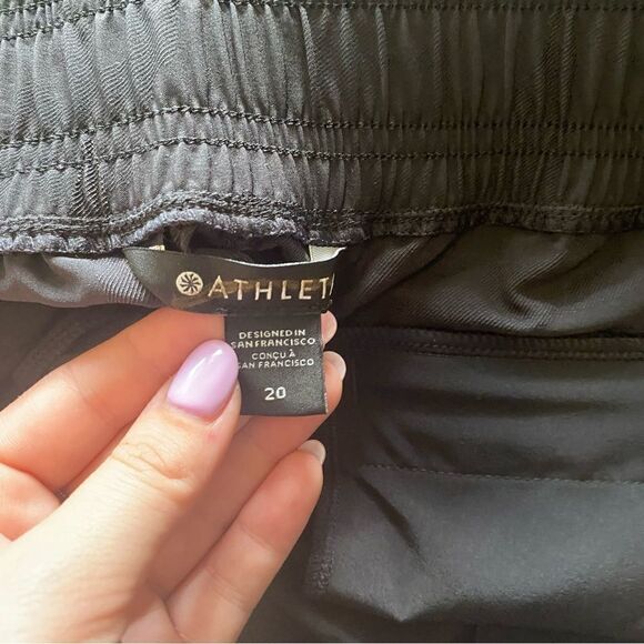 Athleta  Brooklyn Camo Jogger New with tags Size 20 Black Camo - Picture 12 of 12